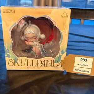 083, NWT Pop Mart Skullpanda Astring Figure